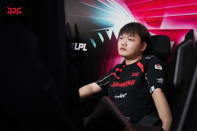 环境截然不 环境截然不