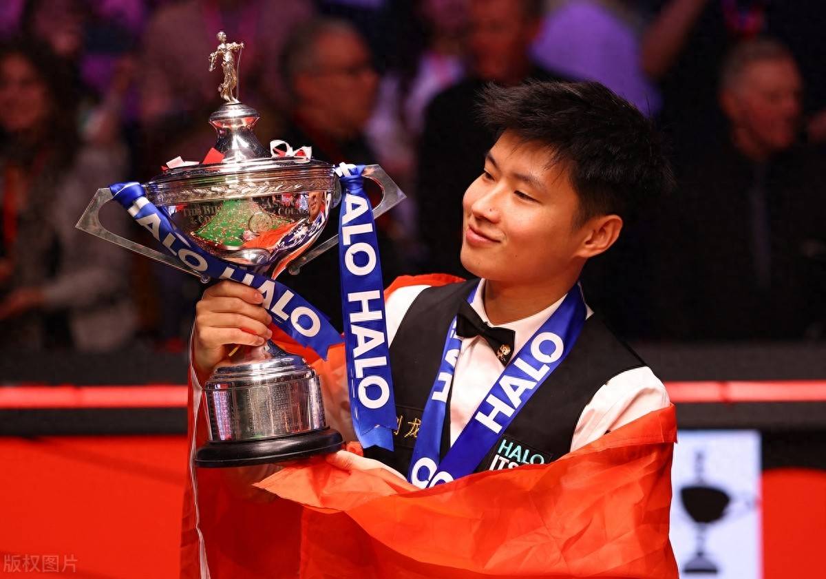 两位选手在 两位选手在